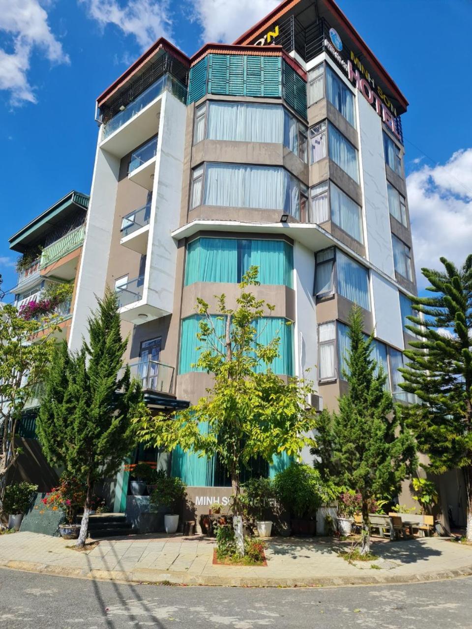 Minh Son Hotel Ta Lan Than エクステリア 写真